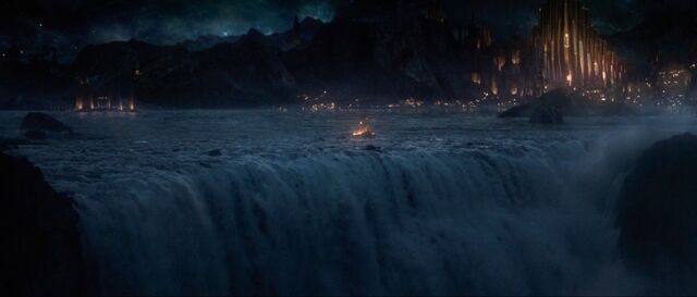 File:Thor-the-dark-world-movie-trailer-screenshot-8.jpg