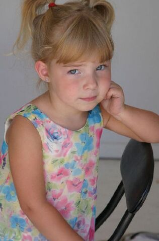 File:Ava Rose Williams.jpg
