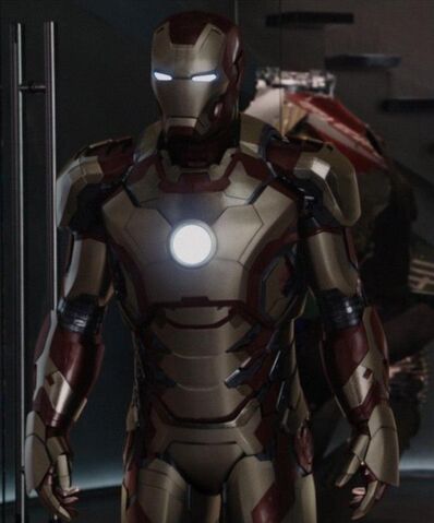 File:Iron Man Armor MK XLII (Earth-199999) from Iron Man 3 (film) 003.jpg