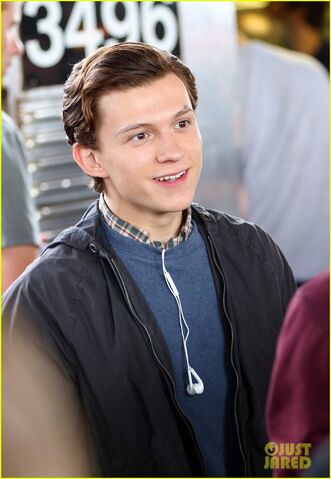 File:Tom-holland-films-spider-man-homecoming-queens-25.jpg