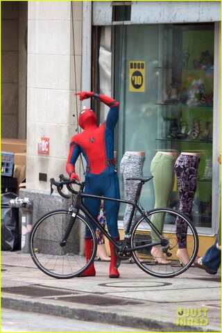 File:Spider-man-swings-into-action-on-set-24.jpg