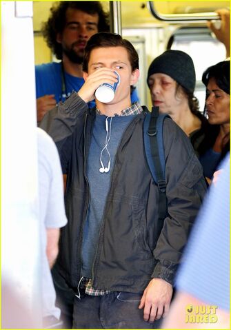 File:Tom-holland-films-spider-man-homecoming-queens-26.jpg