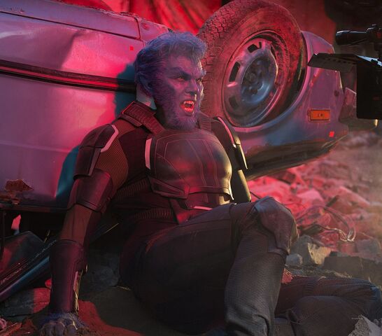 File:Nicholas-Hoult-as-Hank-McCoy-in-X-Men-Apocalypse.jpg