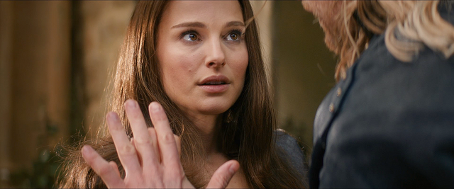 File:Thor The Dark World Jane and Thor 02.png
