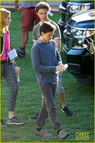 File:Tom-holland-zendaya-spider-man-atlanta-first-set-pics-05.jpg
