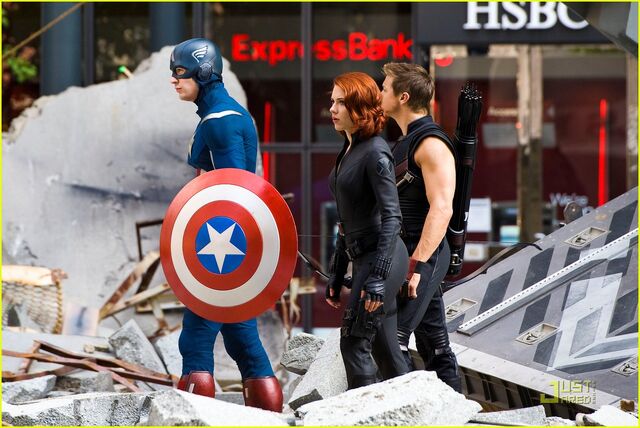 File:Scarlett-johansson-chris-evans-jeremy-renner-avengers-park-ave-15.jpg