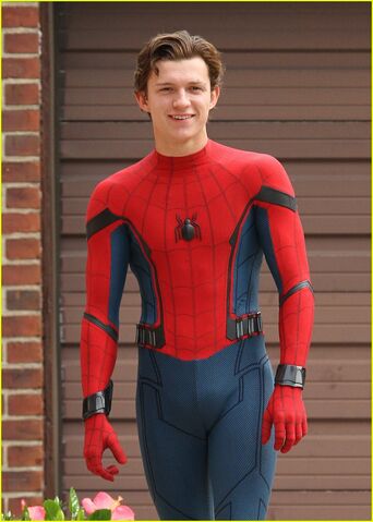 File:Tom-holland-challenges-christ-pratt-to-a-dance-off-02.jpg