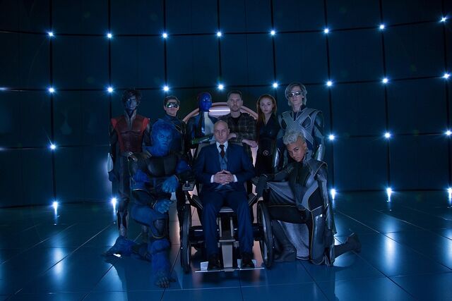 File:The-cast-of-X-Men-Apocalypse-e1462340658281.jpg