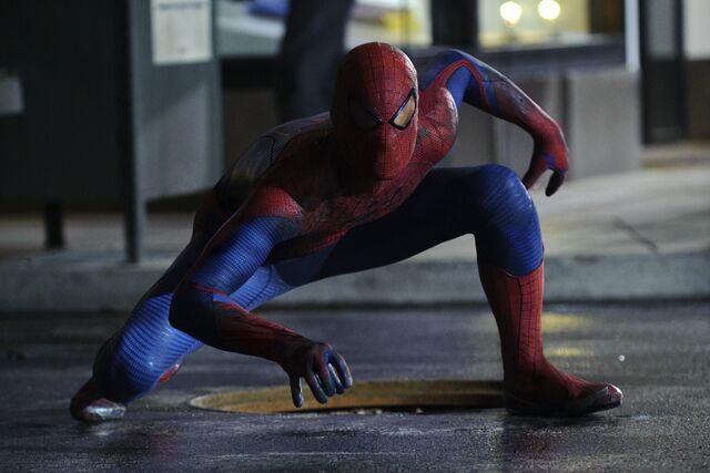 File:SpidermanCrouch-TASM.jpg