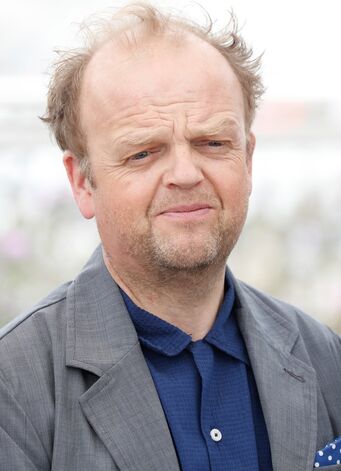File:Toby Jones.jpg