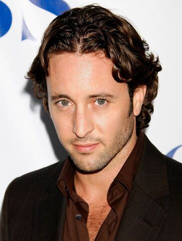 File:Alex O'Loughlin.jpg