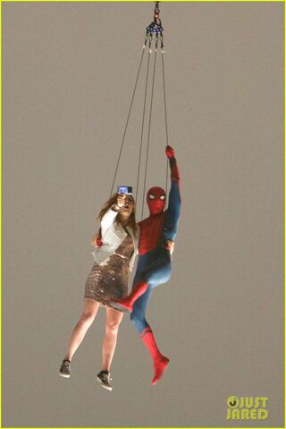 File:Spider-man-stunt-doubles-helicopter-scene-09.jpg