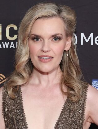File:Kari Wahlgren.jpg