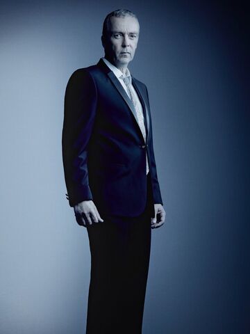 File:Agents Of SHIELD Season 4 Poster Holden.jpg