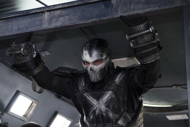 File:Rumlowcrossbones.jpeg