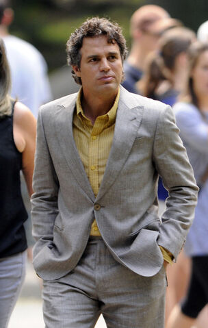 File:Mark+Ruffalo+Scarlett+Johansson+Films+Avengers+1N0g7gVaDTOl.jpg