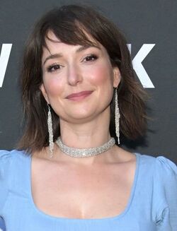 Milana Vayntrub