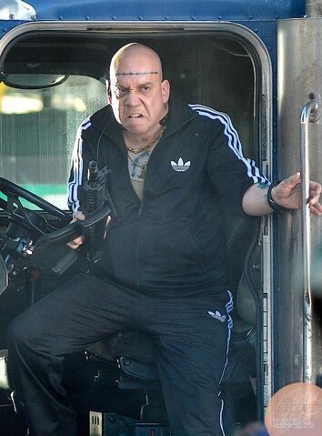 File:Amazingspiderman2setphotopaulgiamatti2443x600.jpg