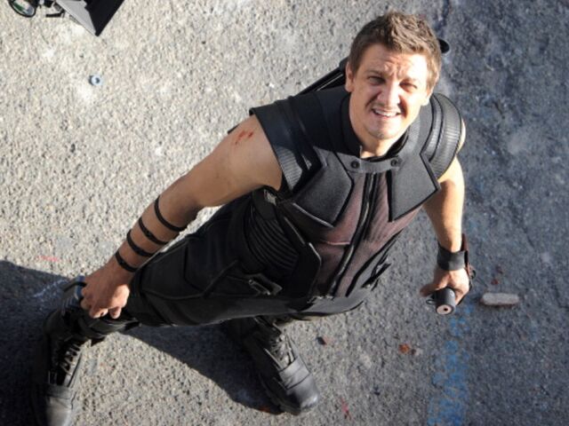 File:HawkeyeOnSetOfAgeOfUltron.jpg
