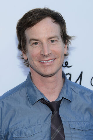 File:Rob Huebel.jpg