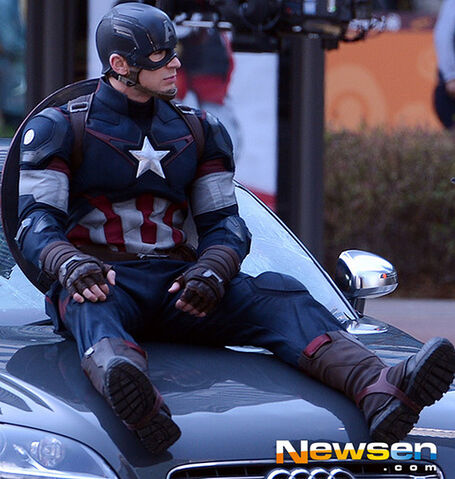 File:Captain-america-aou-set33.jpg