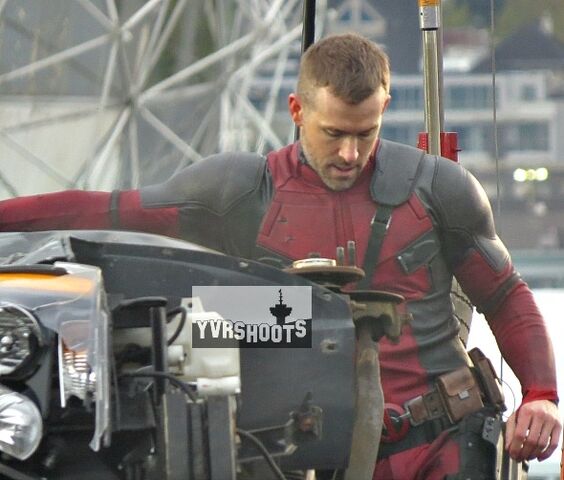 File:Deadpool-reynolds2-filming.jpg