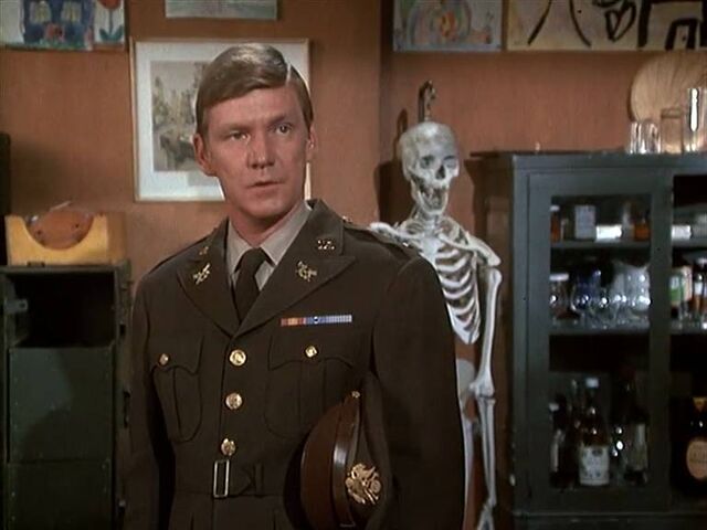 File:Lieutenant Harper-the chosen people.jpg