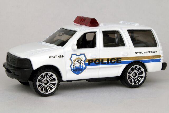 File:Ford Expedition - 8474df.jpg