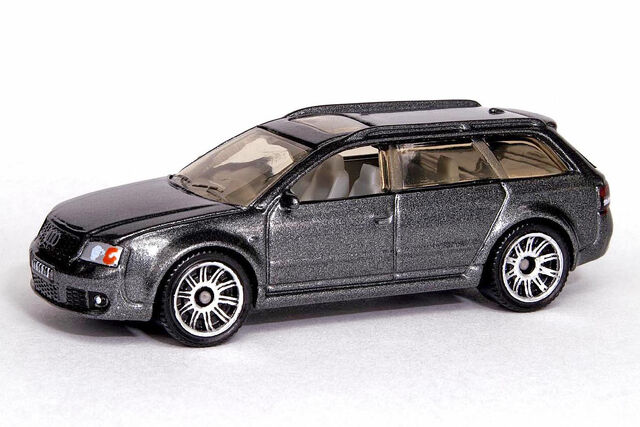 File:Audi RS6 Avant - 5514df.jpg