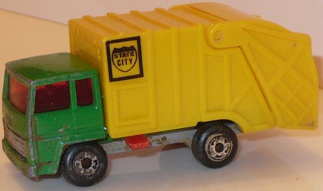 File:MBX Refuse Truck Green.jpg