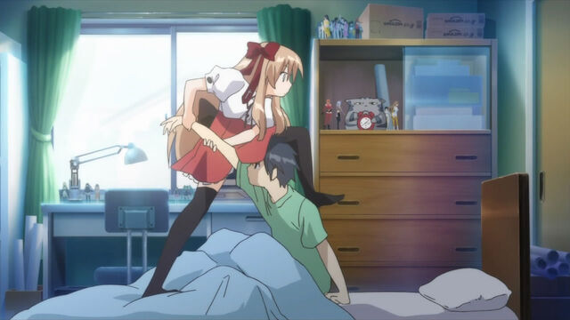 File:Takumiwakeupskirt.jpg