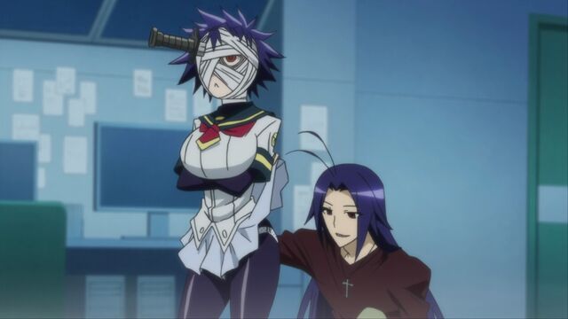 File:Maguro "greets" Naze.jpg