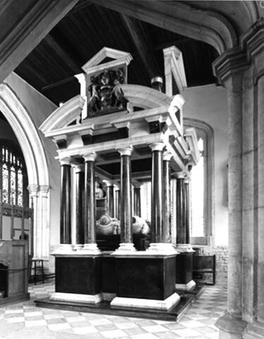 File:St James Church;Tomb of Sir Baptist Hicks, Lord and Lady Campden.jpg