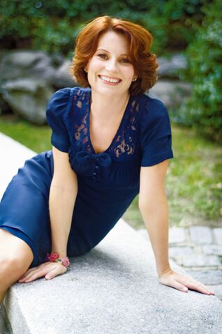 File:Meg-Cabot-1.jpg