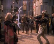 Kahless kämpft gegen Molor.jpg