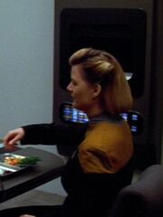 Sternenflottenoffizier Sicherheit Technik 1 USS Voyager 2374 Sternzeit 51449.jpg