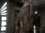 Kor besucht Worf.jpg