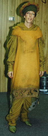 File:Pam Blackwell, El-Aurian.jpg