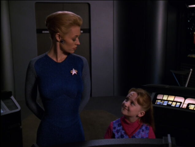 File:Naomi and Seven.jpg