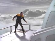 Tuvok auf dem Dach der Gondel.jpg