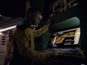 La Forge überwacht die Energieversorgung.jpg