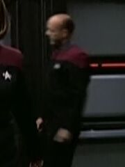 Sternenflottenoffizier Kommando Navigation 6 USS Voyager 2376.jpg