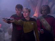 Yar bedroht die Ferengi.jpg