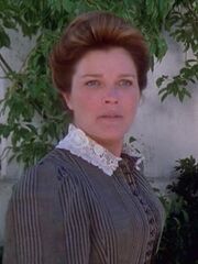 Janeway als Katie O'Clare.jpg