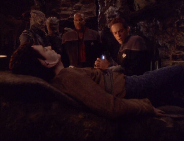 File:Julian Bashir treats Keevan.jpg