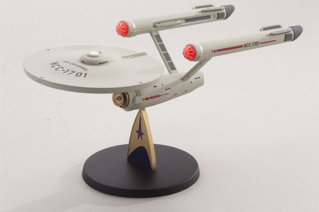 File:Corgi USS Enterprise NCC1701.jpg