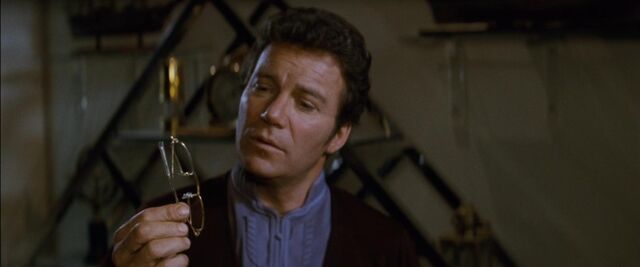 Файл:Kirk-glasses.jpg
