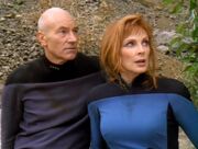 Crusher und Picard.jpg