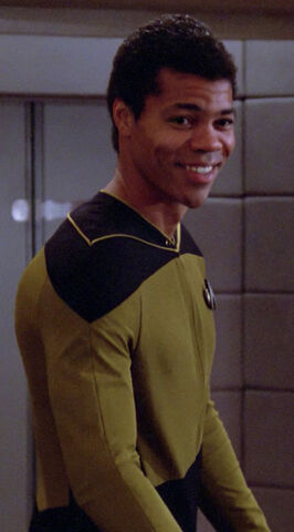 File:Relief tactical officer on the bridge, 2364.jpg