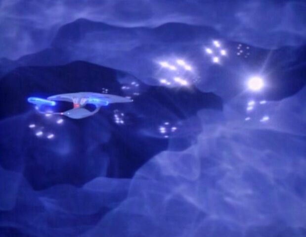 Soubor:Enterprise distantgalaxy.jpg